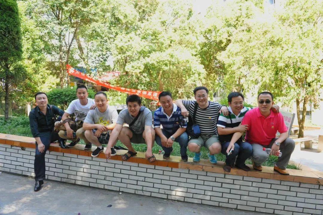 铁肩担道义 历史鉴未来
