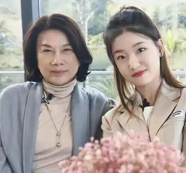 孟羽童否认与董明珠“互撕”