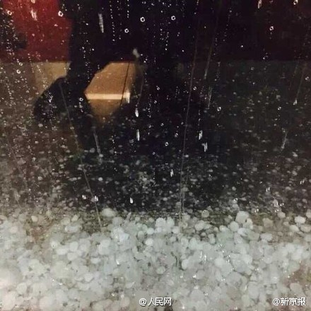 北京下冰雹了