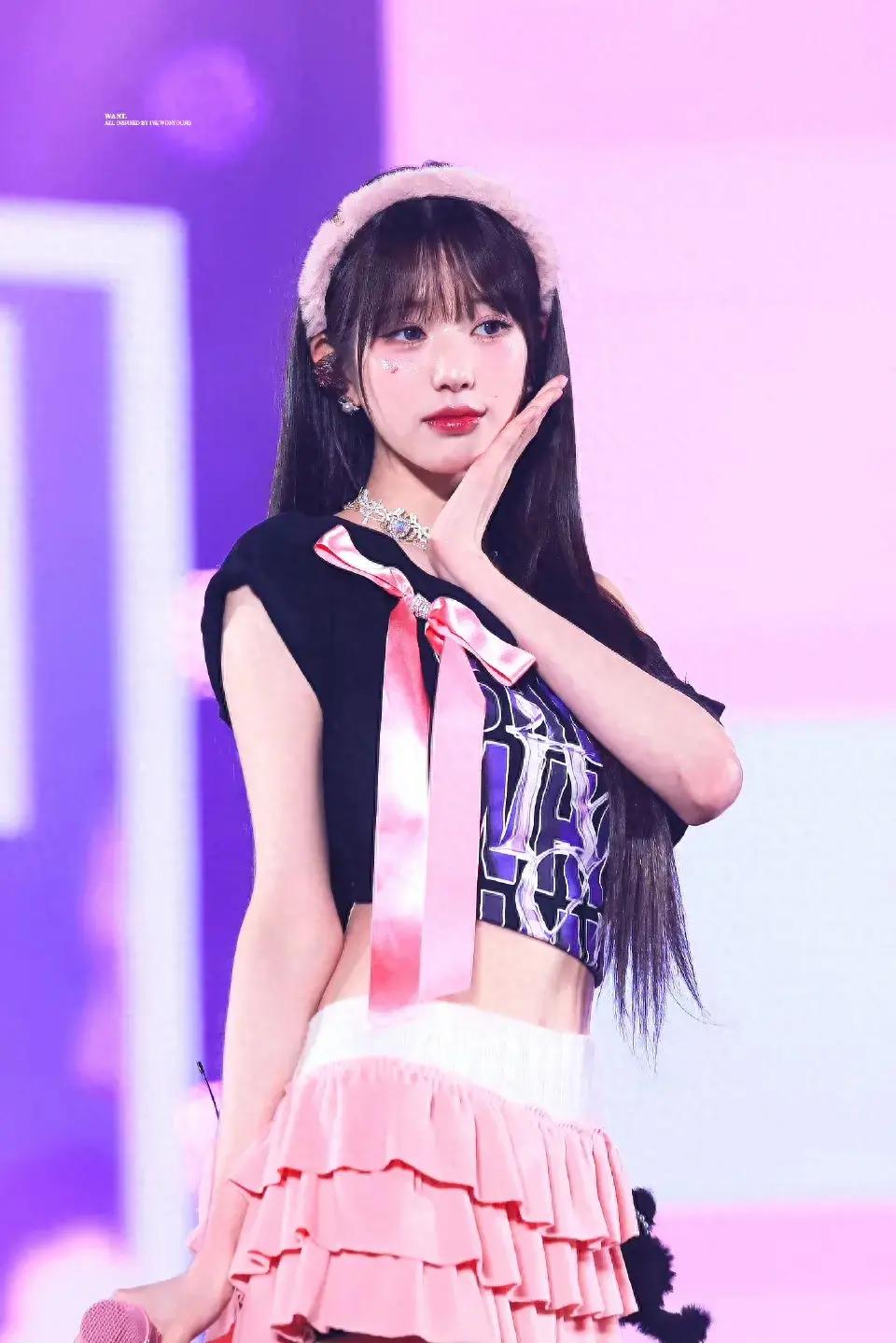 网红对5岁女孩开黄腔 算猥亵吗？