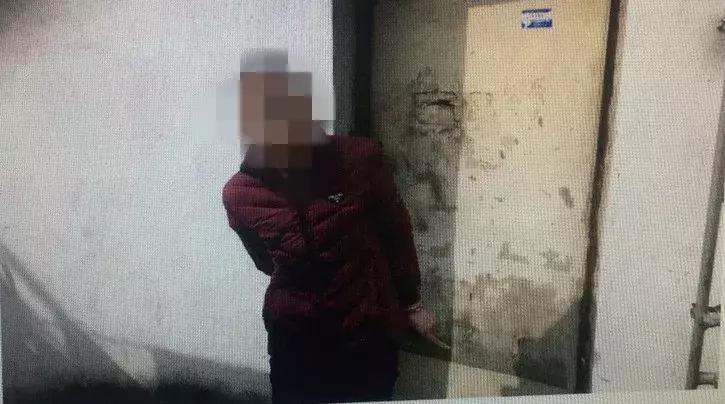 震惊！5人开假派出所抢劫失足妇女21万，警方紧急介入调查