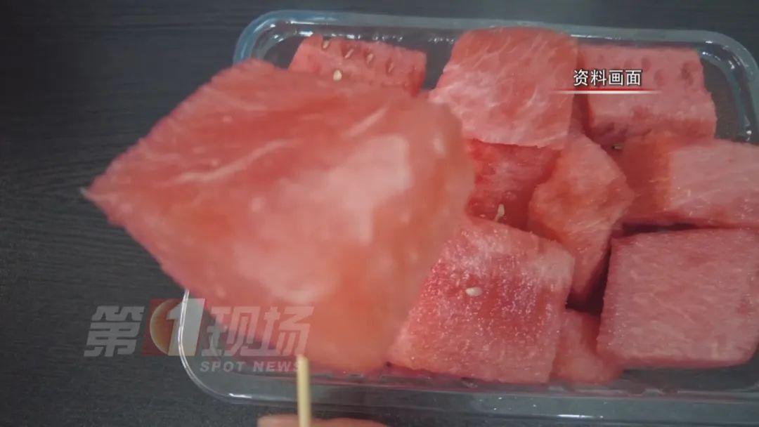 震惊！男子吃冰西瓜住进ICU，夏季饮食安全敲响警钟！
