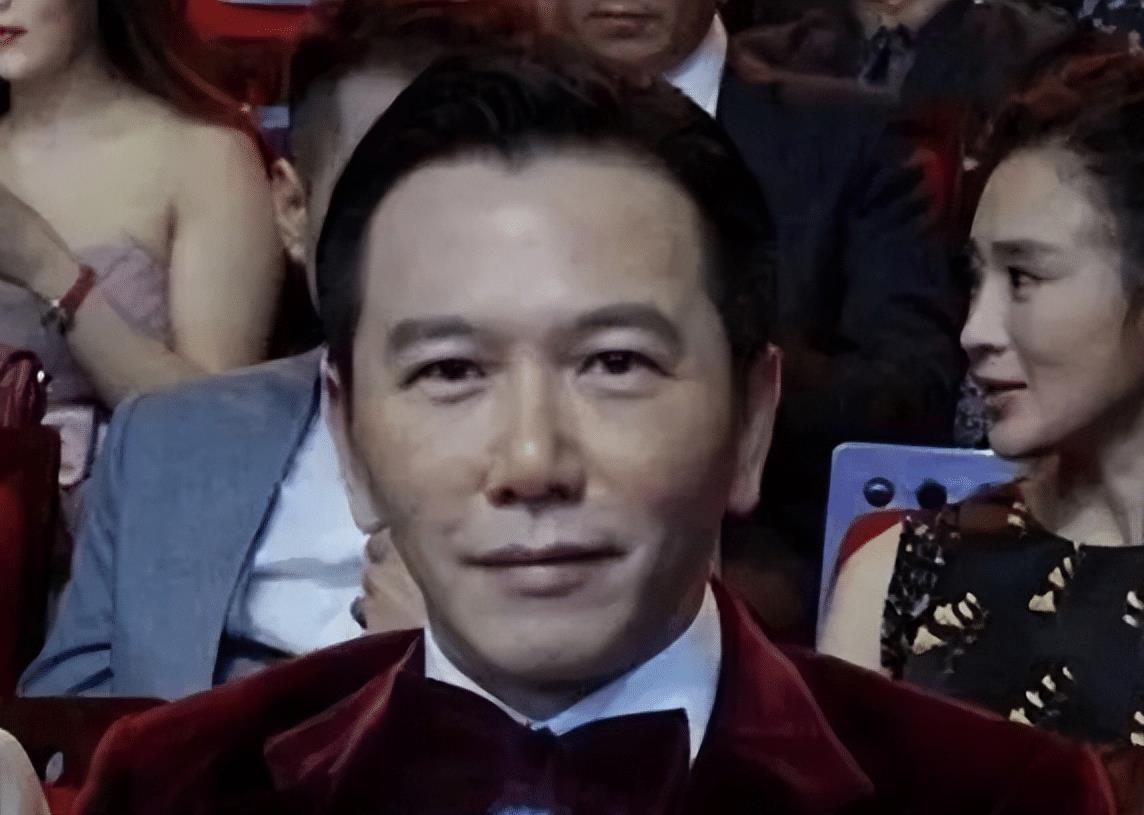 震惊！孩子一觉醒来脸肿成“发面馒头”，医生紧急提醒家长注意这些症状！