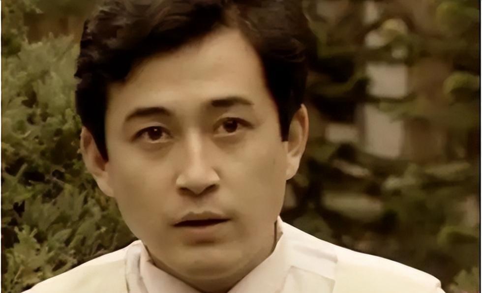 "离婚4年前妻教孩子发视频骂爸爸"引热议：情感伤害背后的法律与心理警示