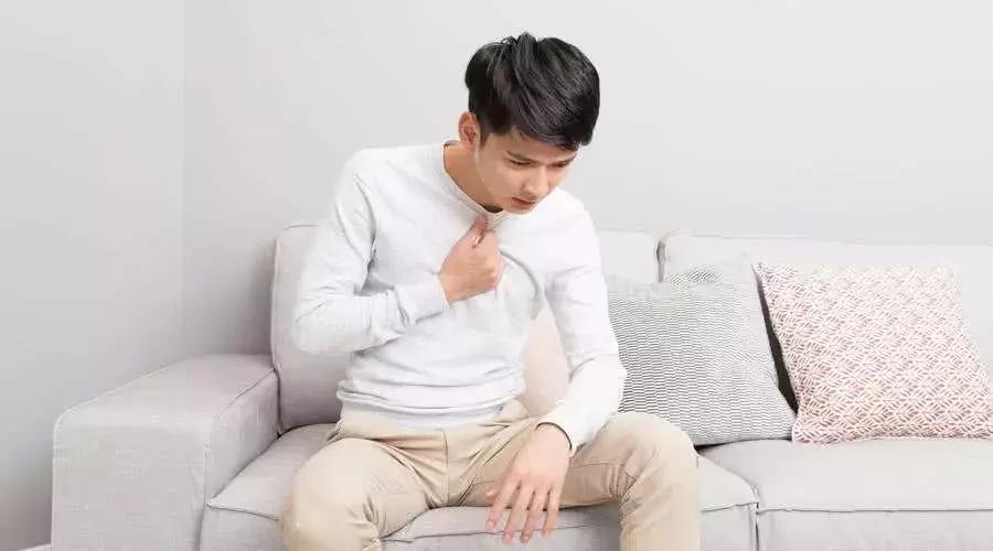 27岁女子肺结节没在意1年后确诊肺癌：年轻不是免死金牌，这些信号千万别忽视！