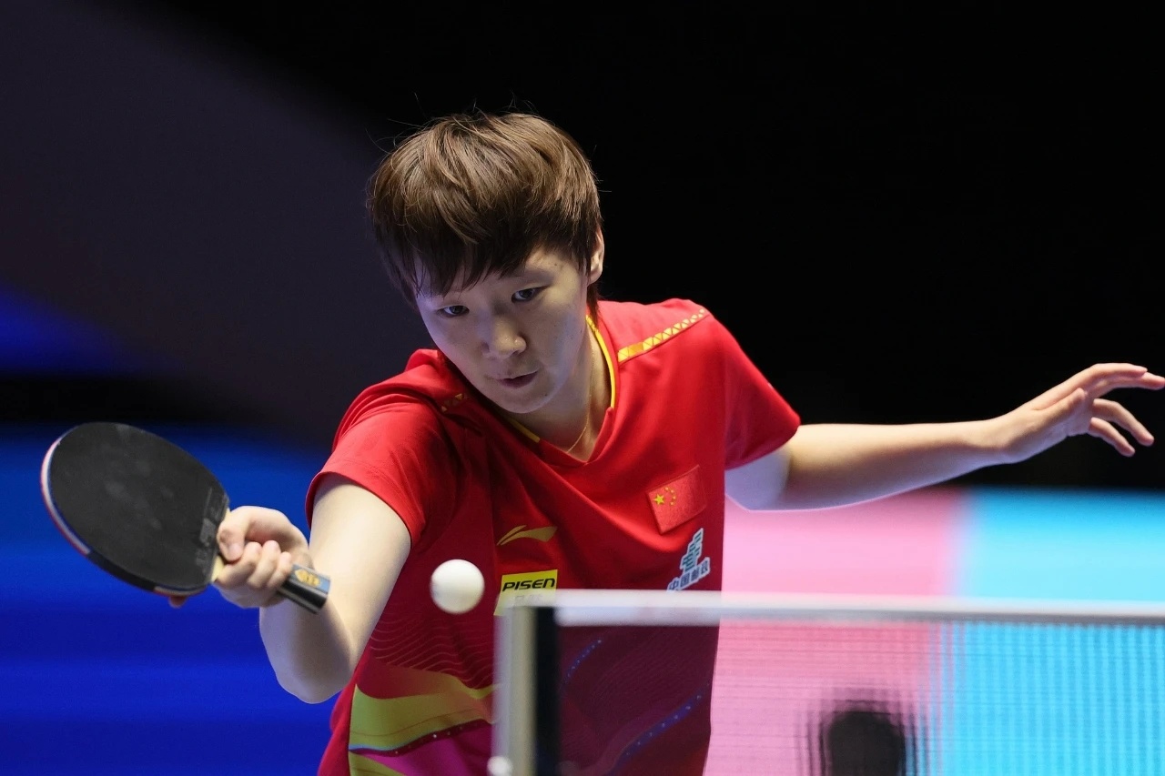 霸气横扫！王曼昱蒯曼3-0日本组合进女双决赛，国乒再显统治力！