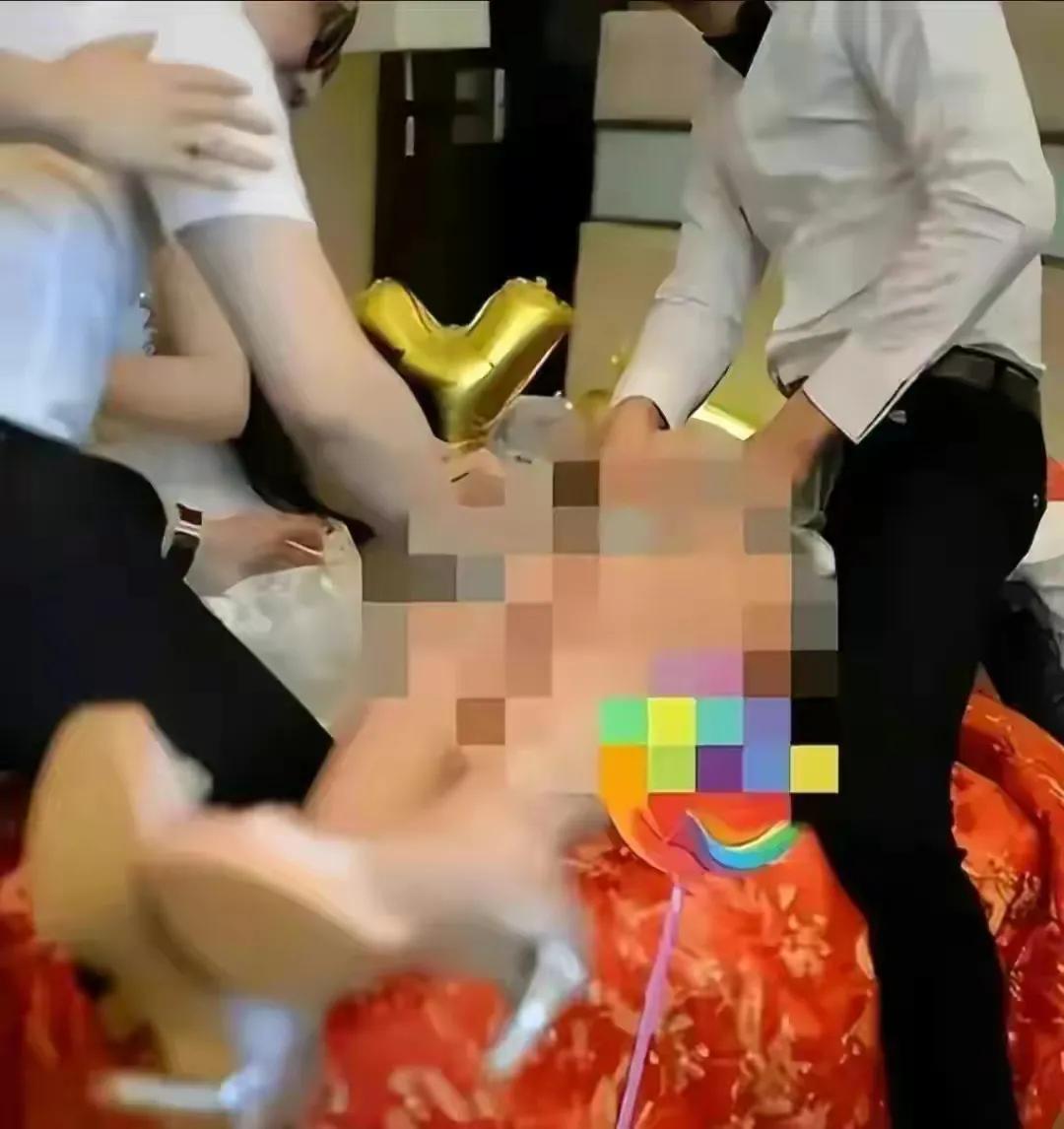 震惊！女子婚礼上唱歌竟遭男子咸猪手塞红包，现场视频曝光引众怒